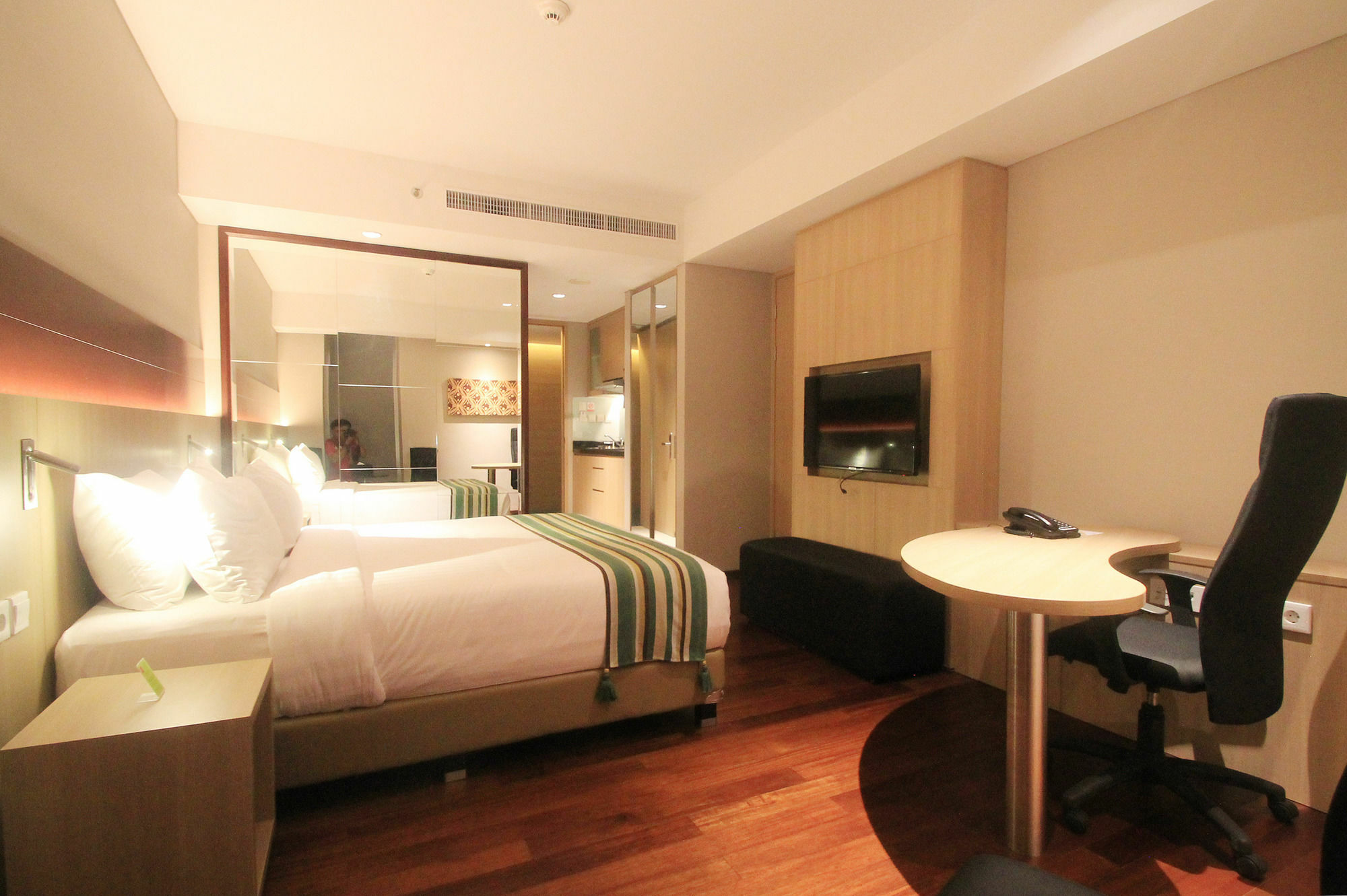Hotel Ra Premiere Simatupang Cilandak  Exterior foto
